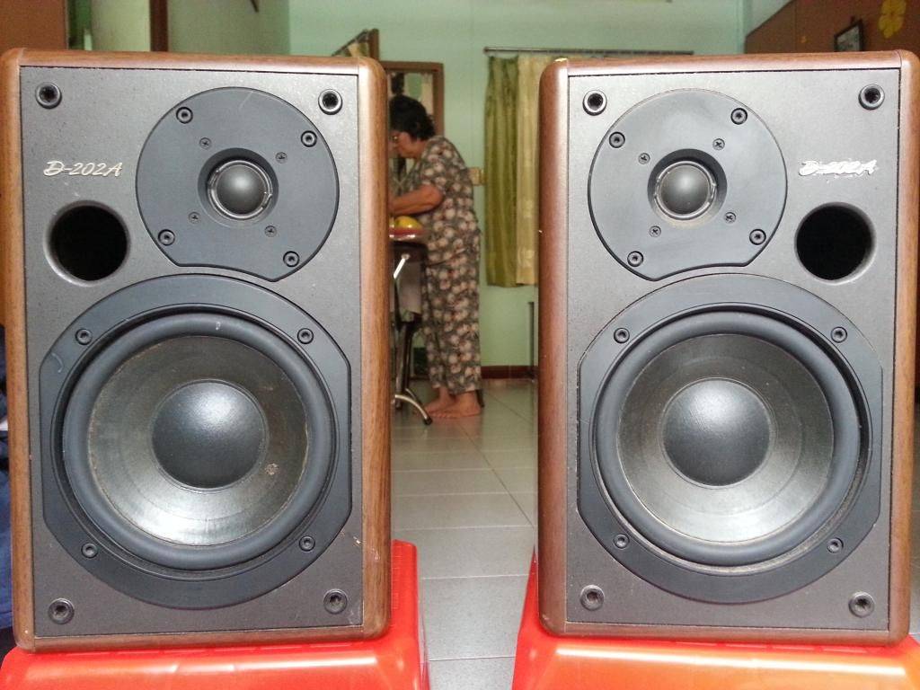 Bán loa Onkyo D202A