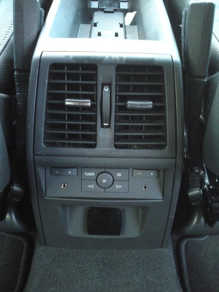 HOW TO- Rear twin audio+extra power port