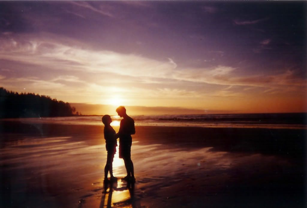 couple on beach Freerangestock.com