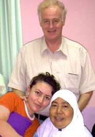 i212.photobucket.com/albums/cc130/beyotch85/Cat_parents.jpg