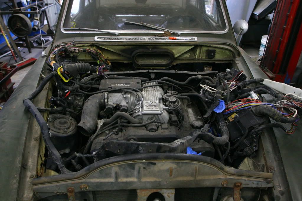 Lexus 1UZ-FE V8 in Volvo engine bay
