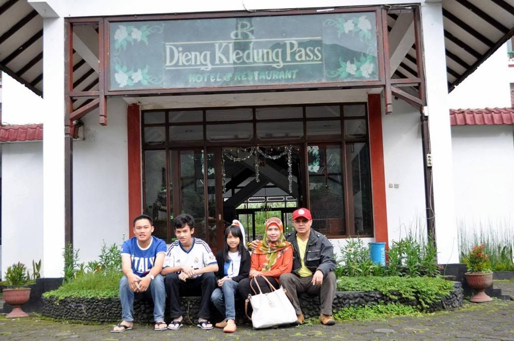 Di Depan Hotel Dieng Kledung Pass photo Posong_Dieng37_zpsc92d4a45.jpg