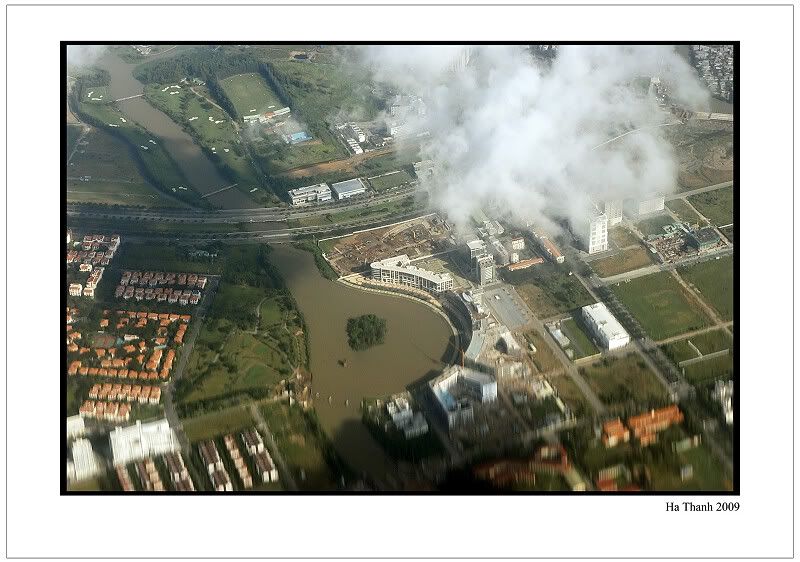 Có ai biết hồ Bán Nguyệt ở đâu ko chỉ mình với Y__Y