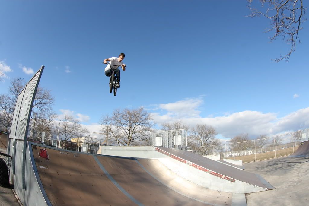 IMAGE: http://i212.photobucket.com/albums/cc308/tomespophoto/IMG_0698.jpg